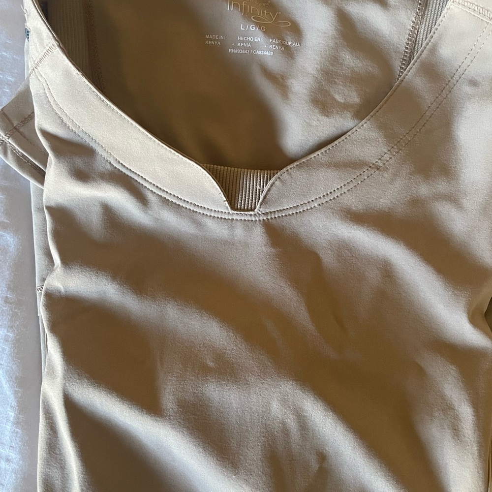 Beige/Khaki Cherokee Infinity scrub top women's size Large